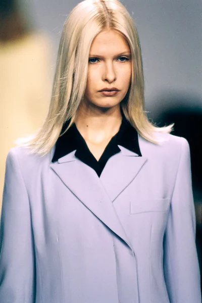 Look 10